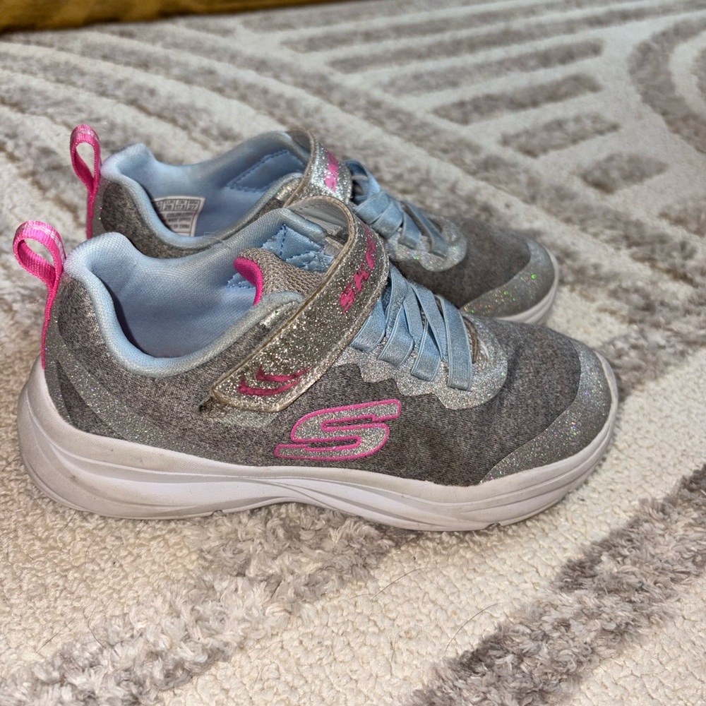 Skechers Girls’ Gray Power Jams Sneakers- size 11.5